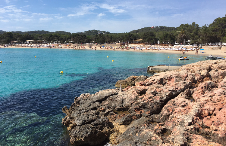 playas Ibiza cala bassa