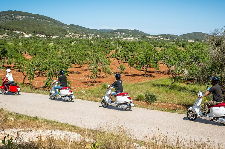 Ibiza en Vespa oferta hotel hostal la torre