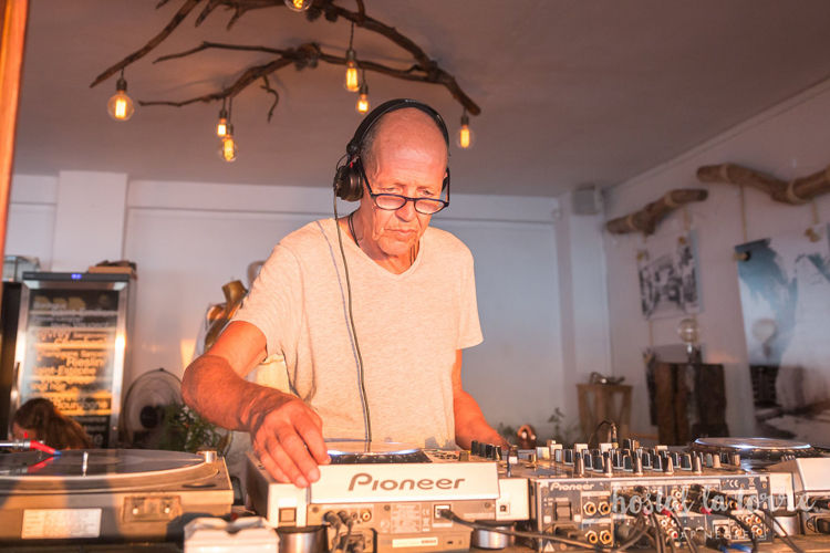 Disfruta todos los lunes de las sesiones del mítico Dj Alfredo ©Albah Haut/La Torre Ibiza