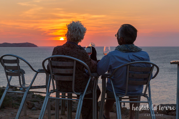 T atardecer pareja w