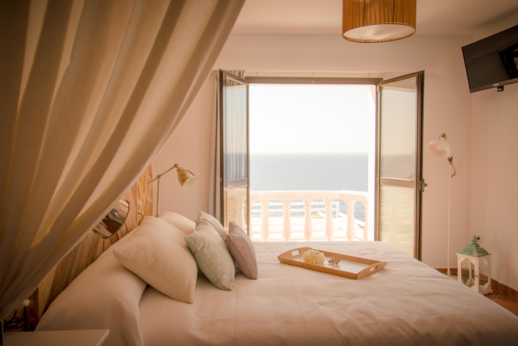 T habitaciones vistas al mar Ibiza hostal la torre boutique hotel