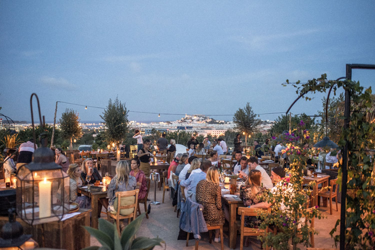 t noches grill ibiza vistas