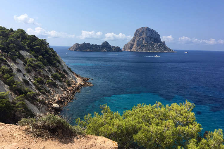 rincones magicos ibiza cala hort magic places